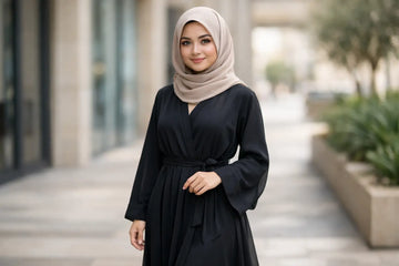 Abaya for Petite Frames That Truly Flatters